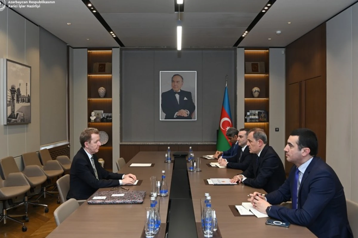 Ceyhun Bayramov diplomatik fəaliyyəti başa çatan Əlcəzair səfiri ilə görüşüb - FOTO