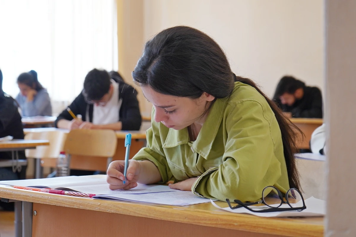 Bu gün DİM ümumi orta təhsil səviyyəsi üzrə buraxılış imtahanı keçirir