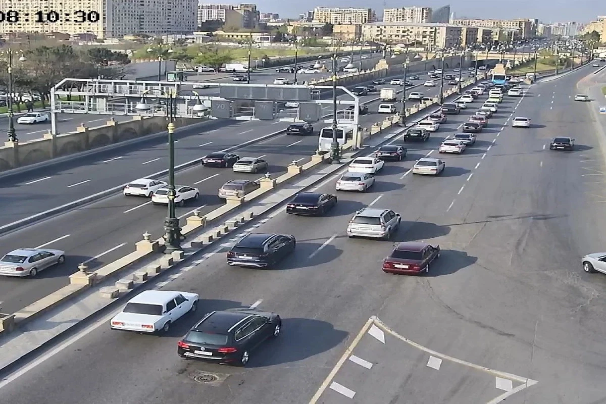 Bakıda sıxlıq olan yollar - SİYAHI Bakıda sıxlıq olan yollar - SİYAHI