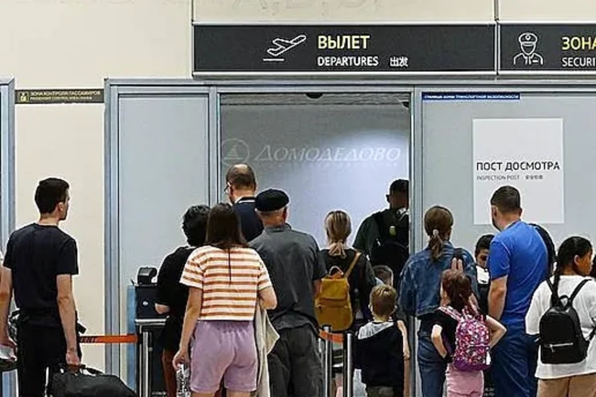 Domodedovo hava limanında baqaj işçisi 12 min manatlıq üzüyü oğurlayıb