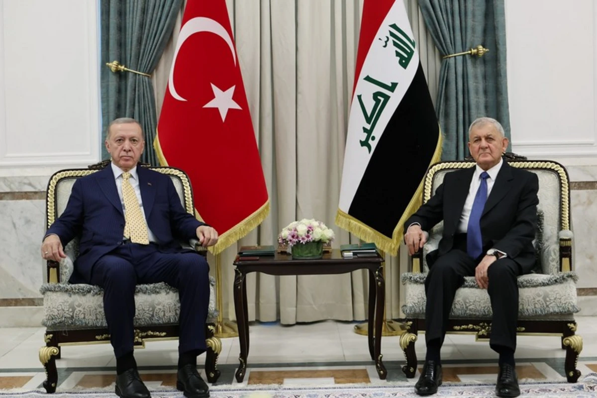 Türkiyə və İraq prezidentləri “İnkişaf Yolu”na dair müqavilə imzalayıblar Türkiyə və İraq prezidentləri “İnkişaf Yolu”na dair müqavilə imzalayıblar