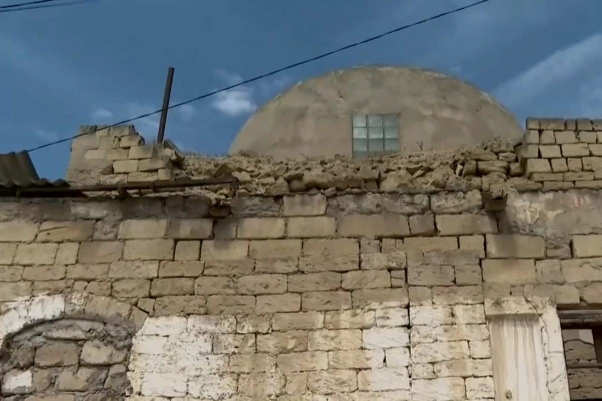 Историческая баня в Баку превратилась в наркопритон - ВИДЕО