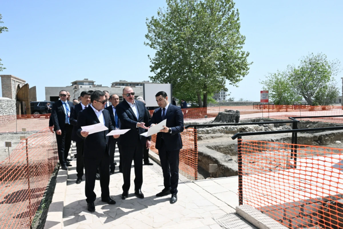 Prezidentlər Pənahəli xanın sarayı və İmarət kompleksində görülən işlərlə tanış olublar - YENİLƏNİB + FOTO