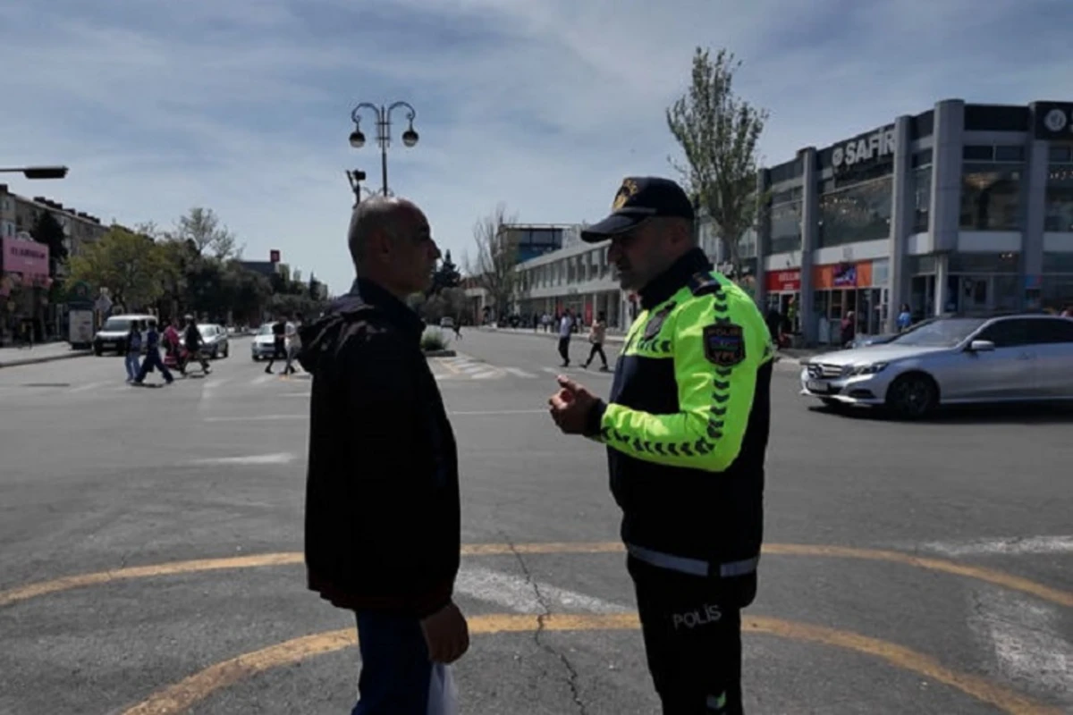 DYP hərəkətə keçdi: 200-ə yaxın piyada cərimələndi - FOTO/VİDEO