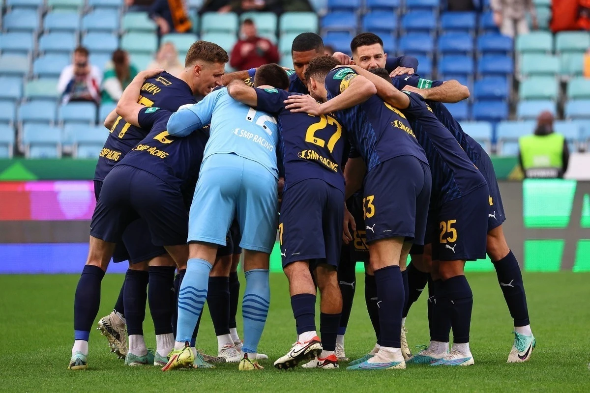 Rusiyada futbol klubunun 14 futbolçusu oyundan əvvəl zəhərlənib