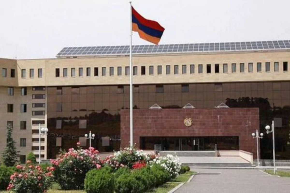 Ermənistanda çaxnaşma: Ordu nəzarətdən çıxır