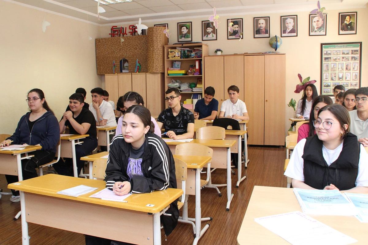 10 minə yaxın şagird yarışır - FOTO