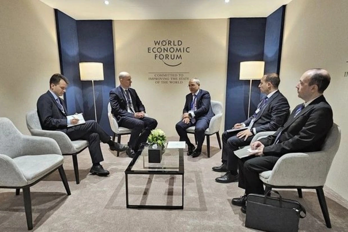 İqtisadiyyat naziri DİF-in rəhbəri ilə COP29 çərçivəsində fikir mübadiləsi aparıb - FOTO