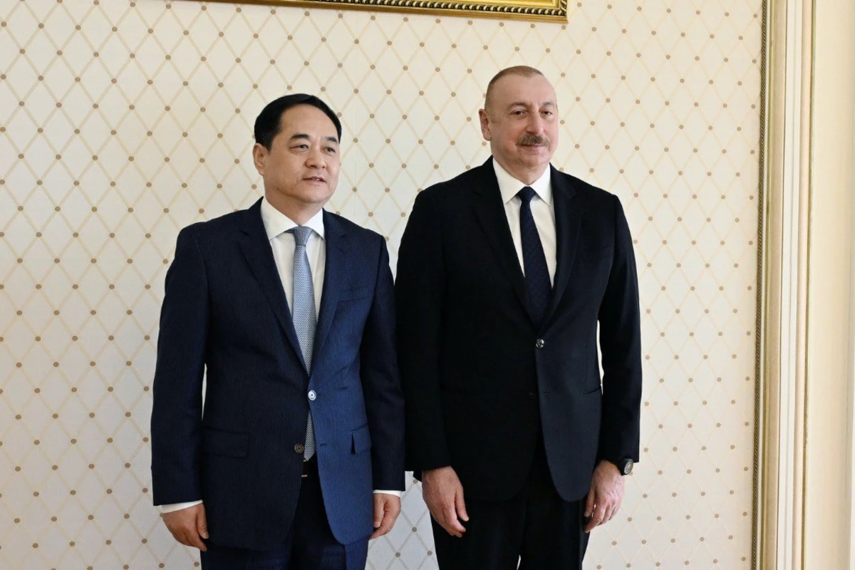 Prezident İlham Əliyev Xarici ölkələrlə dostluq üzrə Çin Xalq Assosiasiyasının sədrini qəbul edib - FOTO