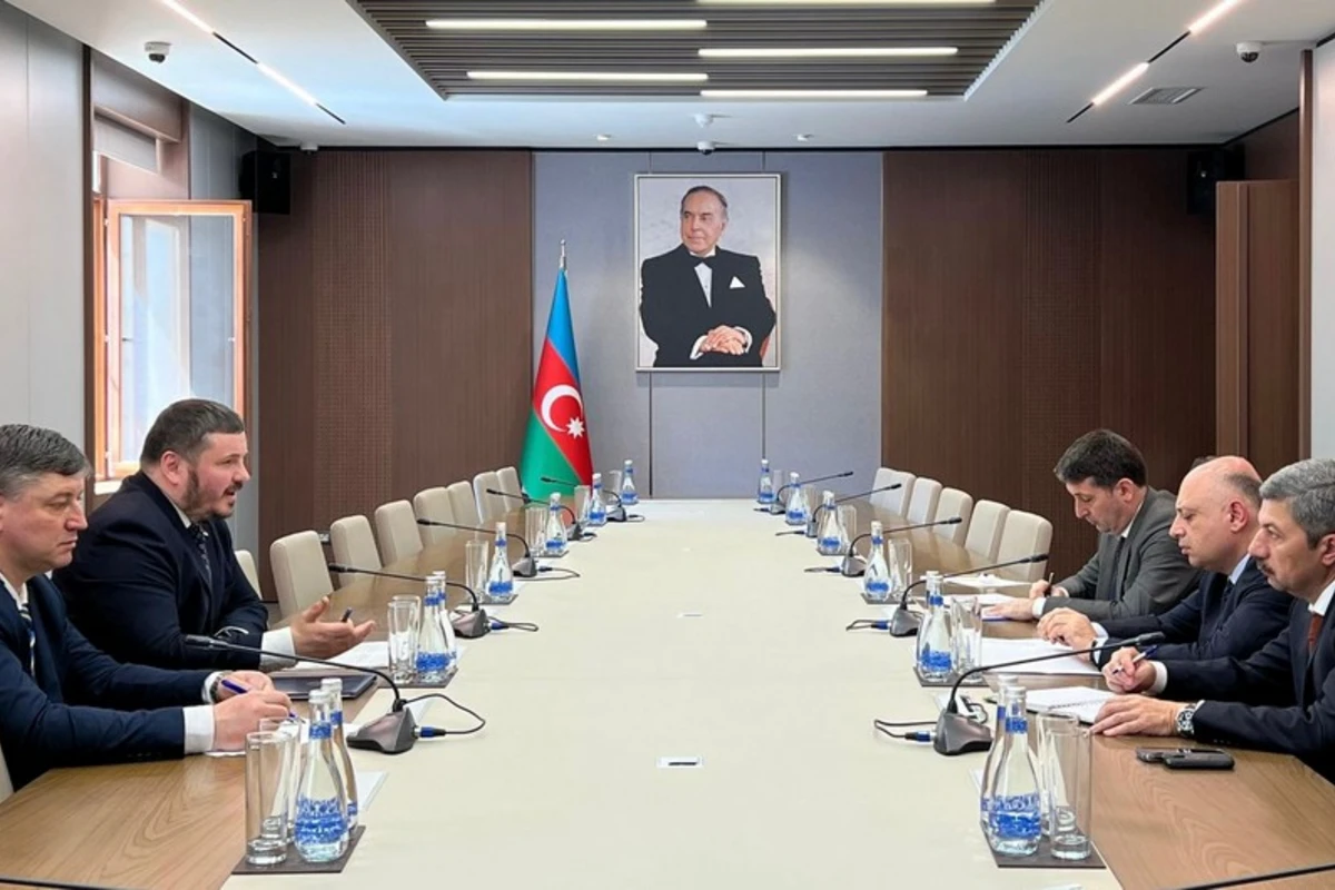 Ukraynanın yeni səfiri etimadnaməsinin surətini Azərbaycan XİN-ə təqdim edib