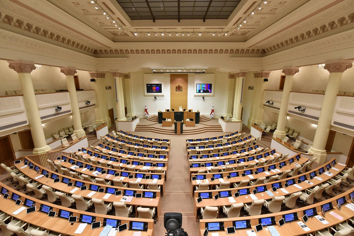 Парламент Грузии принял законопроект об иноагентах во втором чтении