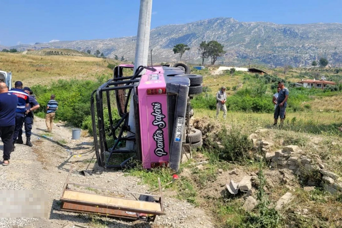 Türkiyədə safari maşınları toqquşdu: Çox sayda yaralı var - FOTO Türkiyədə safari maşınları toqquşdu: Çox sayda yaralı var - FOTO