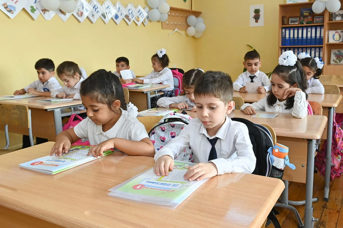 Azsaylı xalqların dili ilə bağlı dərsliklər məktəblərə göndərilib