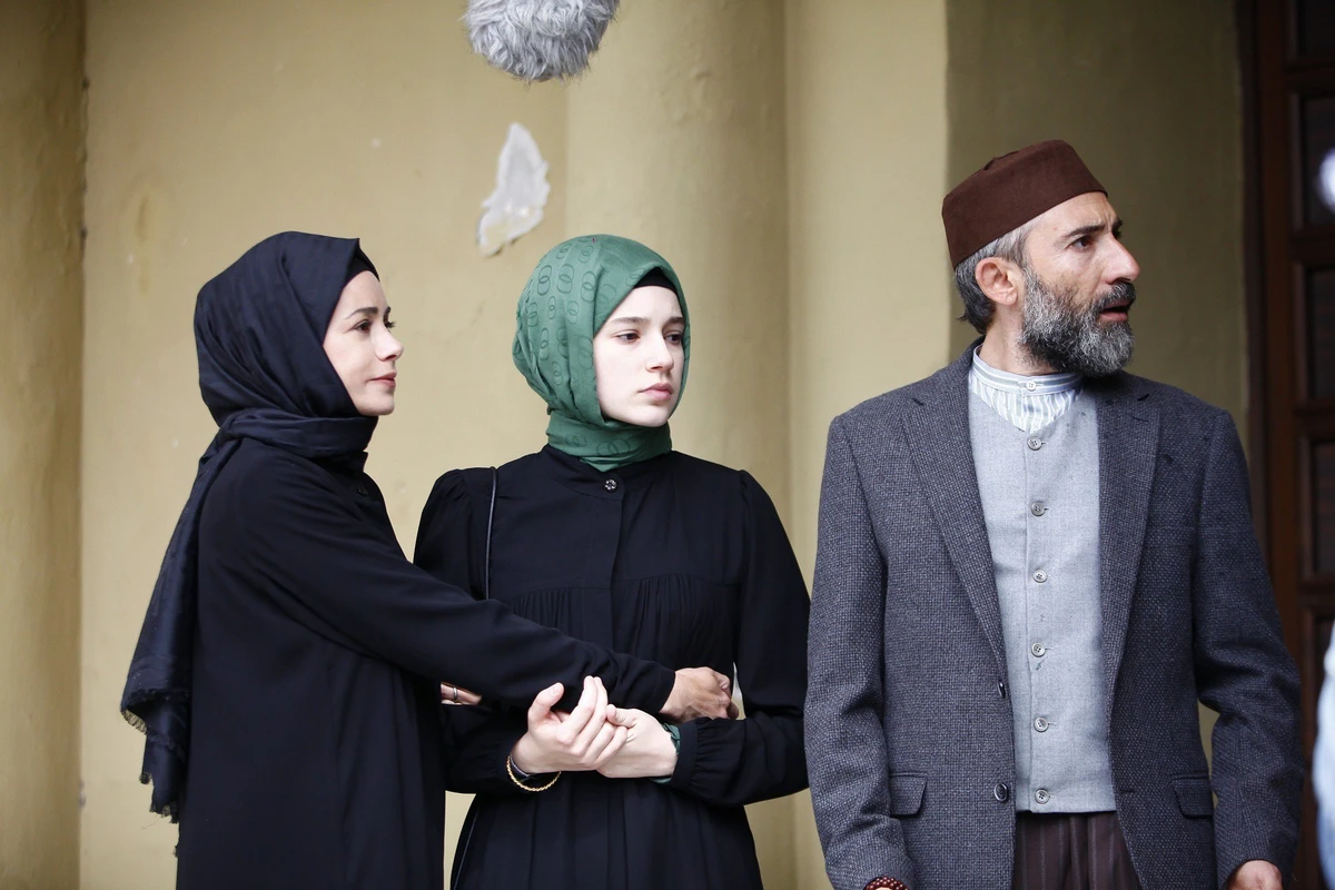 Məşhur serialın aktyorları sevgili imişlər - FOTO