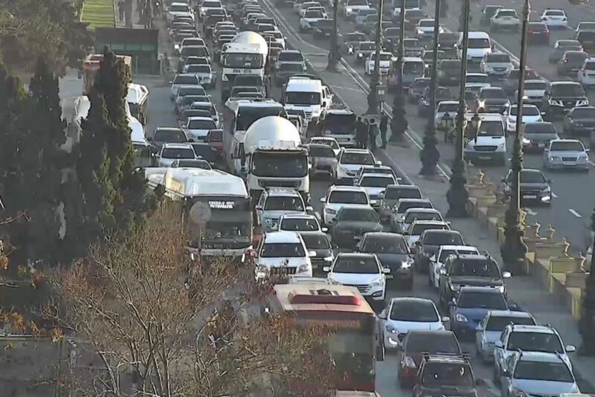 Yeni inşa olunan yol Bakıda tıxacı aradan qaldıracaq? - VİDEO