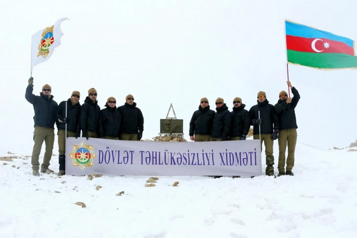 DTX-nin əməkdaşları “Heydər zirvəsi”nə yürüş təşkil etdi - FOTO