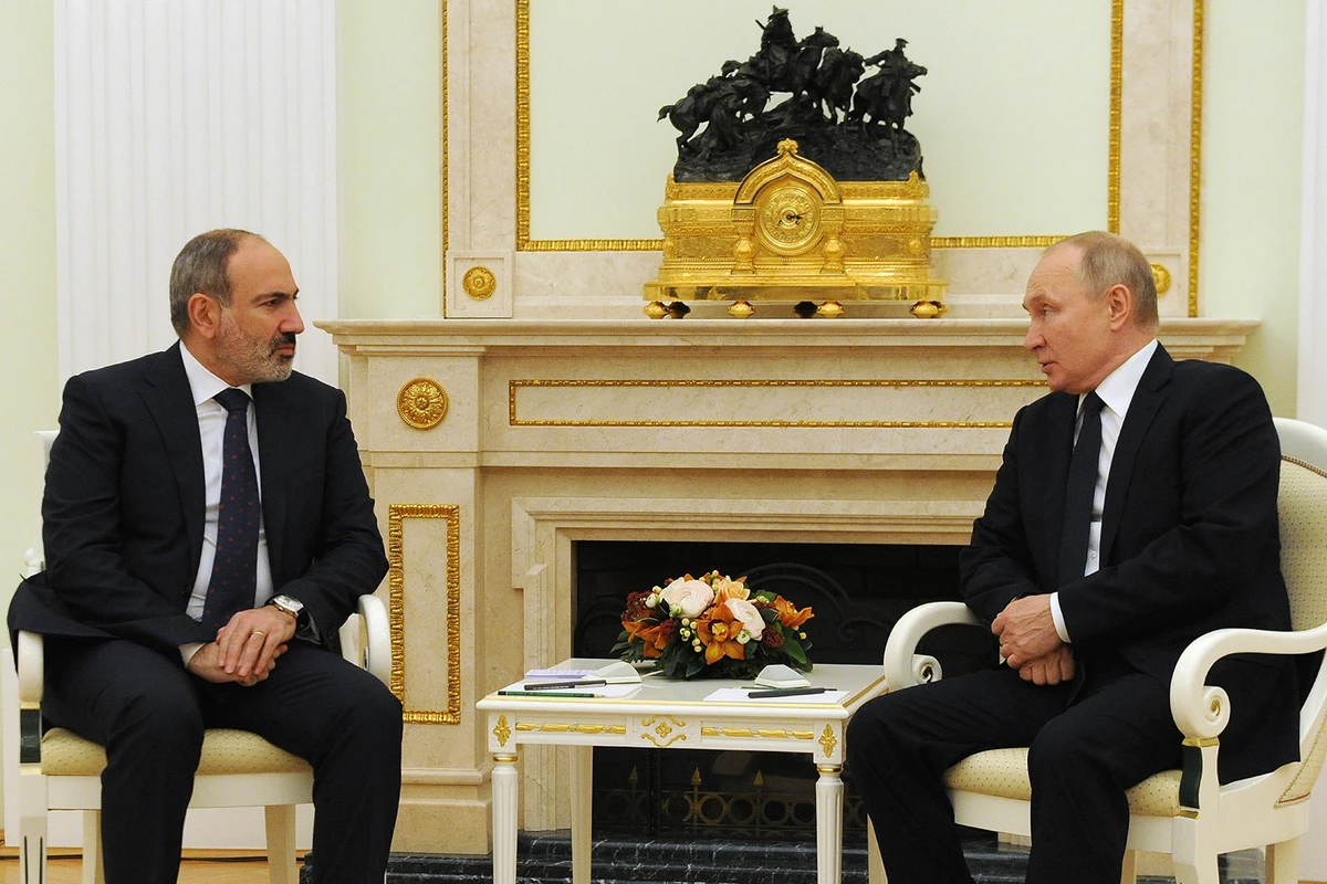 Putin Paşinyanla görüşəcək