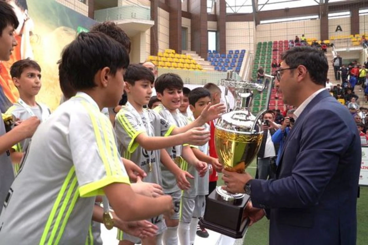 Böyük futbol bayramından hamı hədiyyə ilə qayıtdı - FOTO Böyük futbol bayramından hamı hədiyyə ilə qayıtdı - FOTO