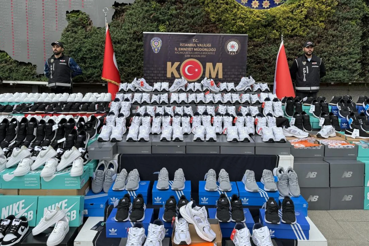 İstanbulda qaçaqmalçılıq əməliyyatı: 85 min cüt ayaqqabı ələ keçirildi