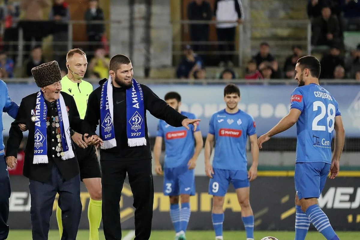 Nurmaqomedovdan gözlənilməz addım, topa ilk zərbəni vurmaqdan imtina etdi - FOTO
