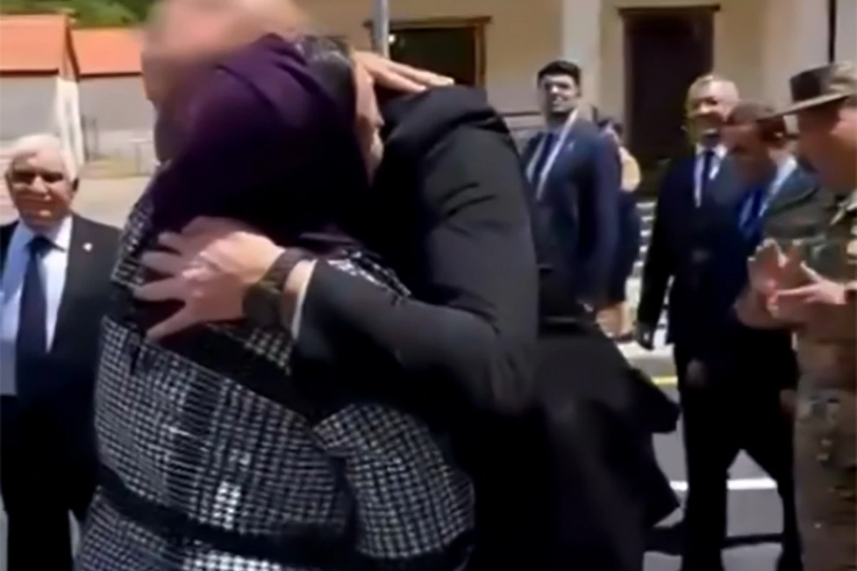 İlham Əliyevin Laçına səfərindən səmimi görüntülər - VİDEO