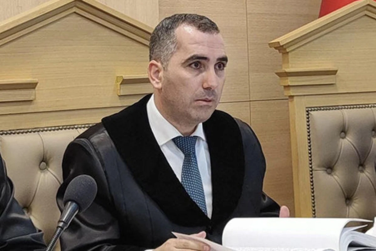 Fazil Mustafaya qarşı sui-qəsdə cəhd cinayətinə baxan hakimin halı pisləşdi