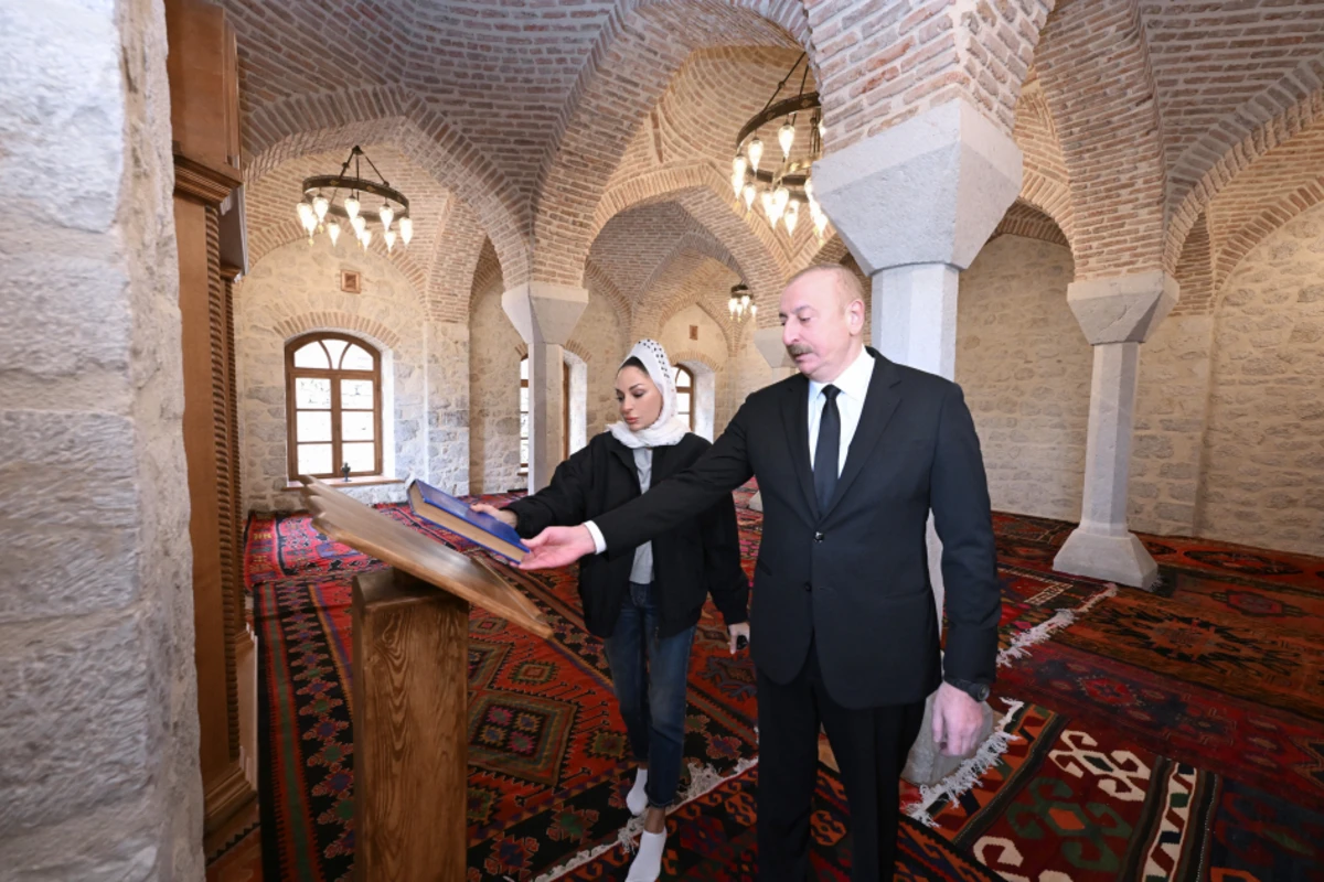 Prezident və xanımı Şuşada Mamayı məscidinin açılışında iştirak ediblər - YENİLƏNİB + FOTO