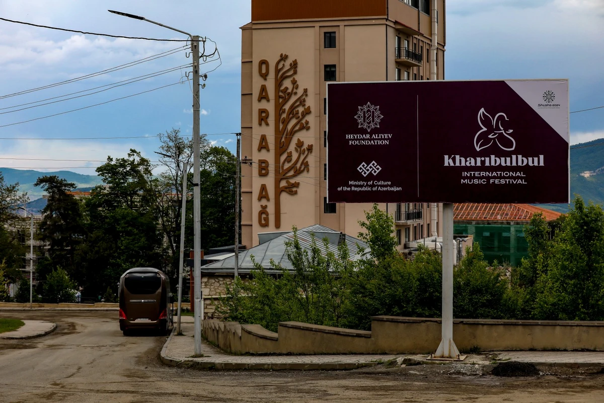 Сегодня в Шуше стартует Международный музыкальный фестиваль Харыбюльбюль - ФОТО