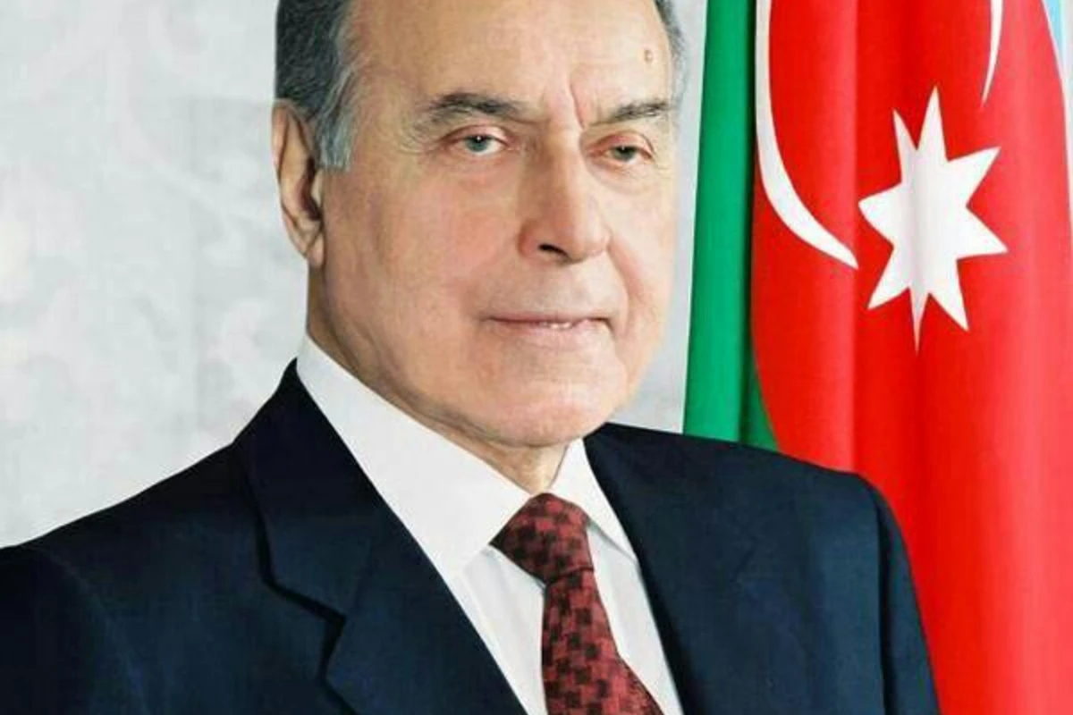 Zəfər yoluna işıq salan mayak - FOTO
