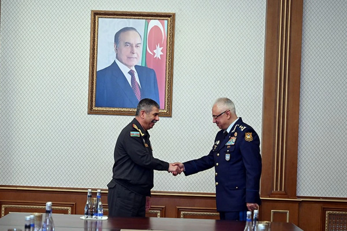 Müdafiə naziri toplantı keçirdi: General-leytenant ehtiyata buraxıldı - FOTO