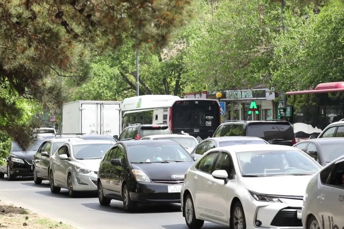 Sürücülərdən tıxac problemi ilə bağlı təklif - SORĞU + VİDEO