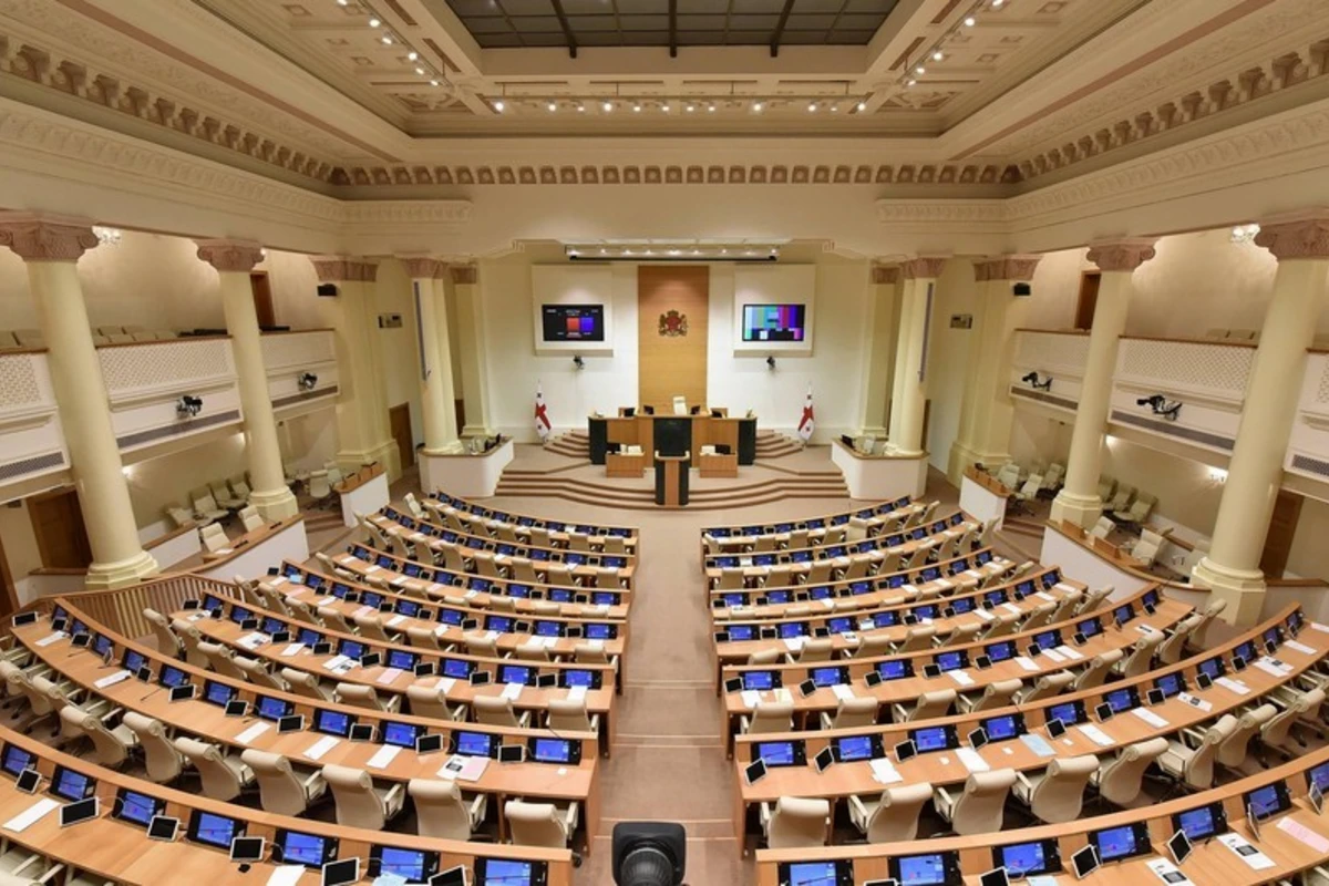 Парламент Грузии сегодня проведет последнее обсуждение скандального проекта