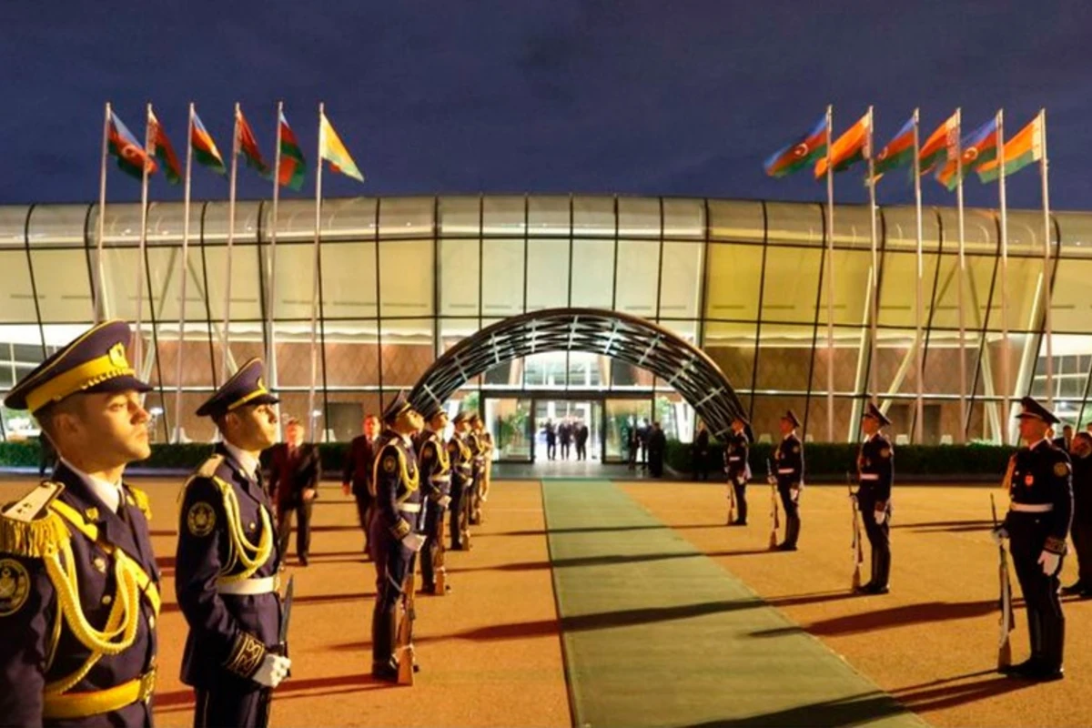 Belarus Prezidenti Aleksandr Lukaşenko Azərbaycana dövlət səfərinə gəlib