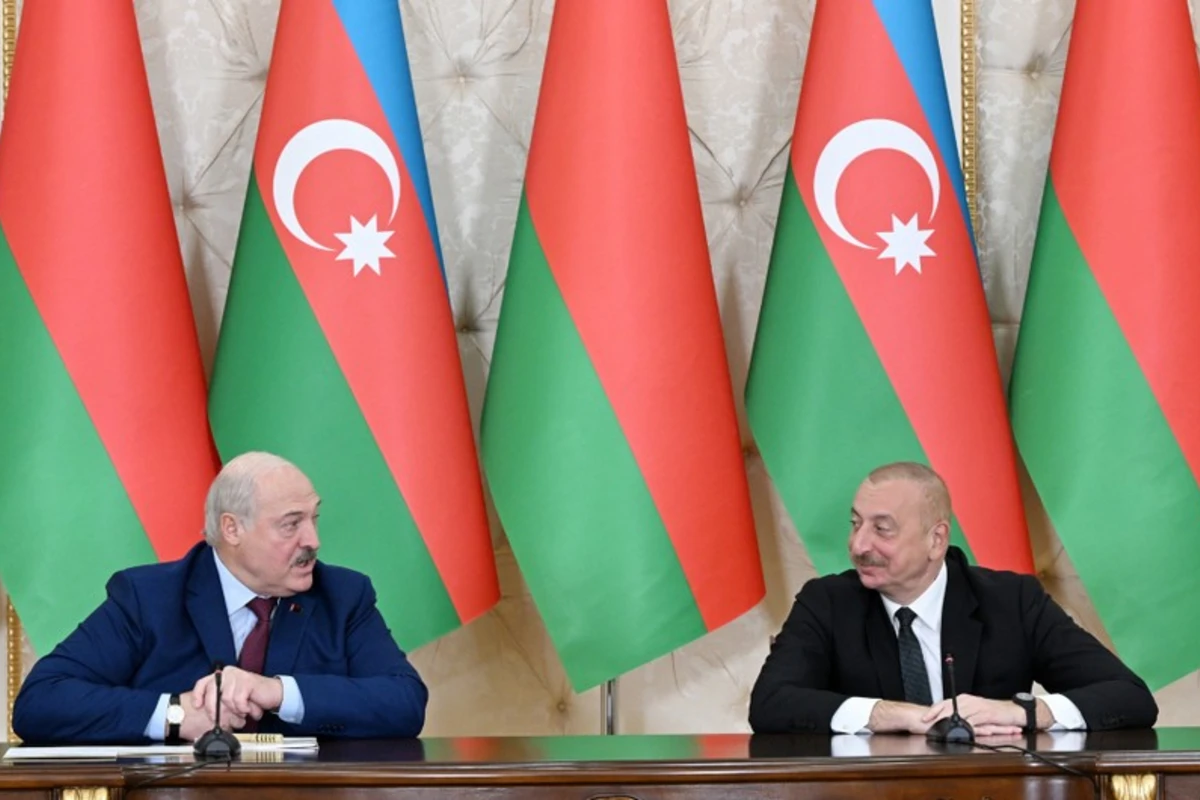 Aleksandr Lukaşenko: Qafqazda Azərbaycanın timsalında olduqca güclü, normal lider ölkə mövcuddur