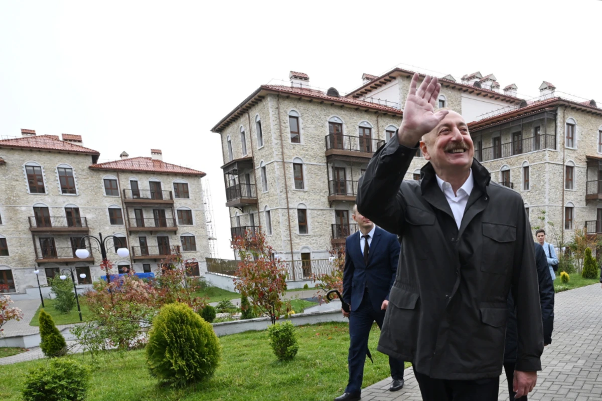 Prezident İlham Əliyev və Prezident Aleksandr Lukaşenko Şuşa şəhərinə səfər ediblər - YENİLƏNİR - FOTO