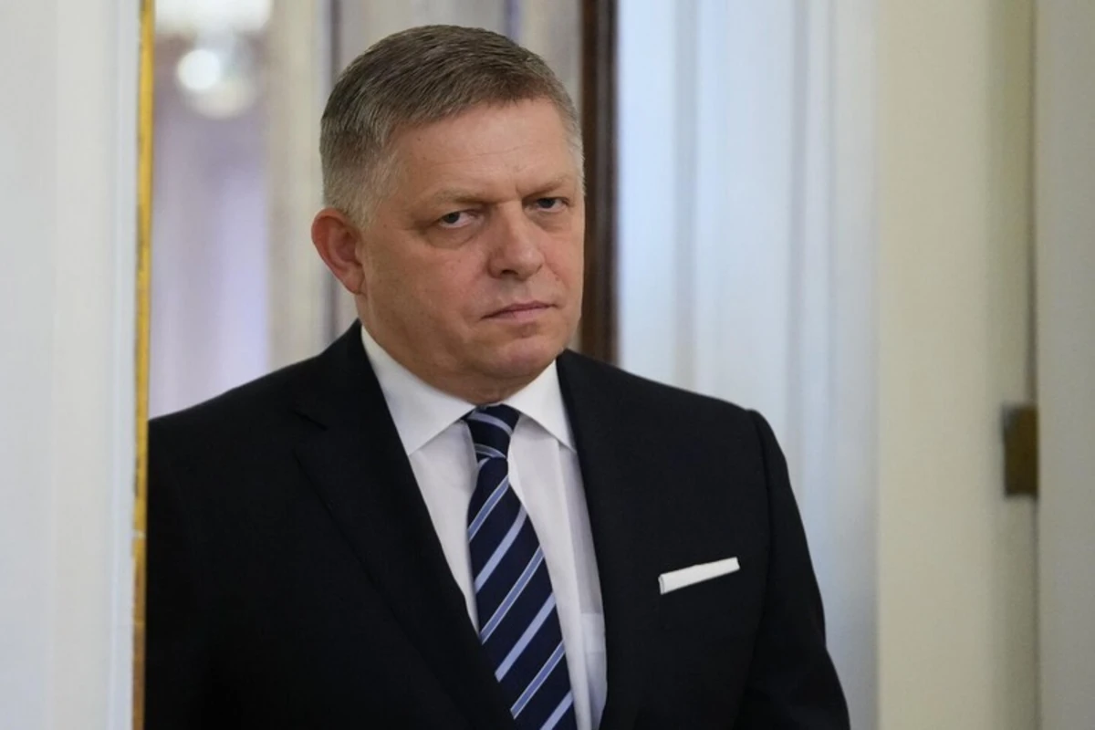 Güllələnən baş nazirdən xəbər var