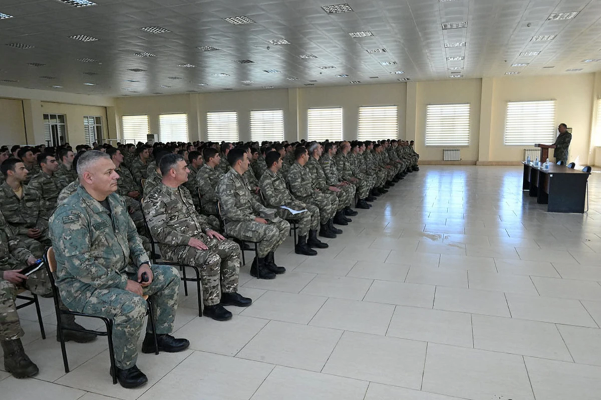 Руководящий состав Минобороны Азербайджана встретился с военнообязанными - ФОТО
