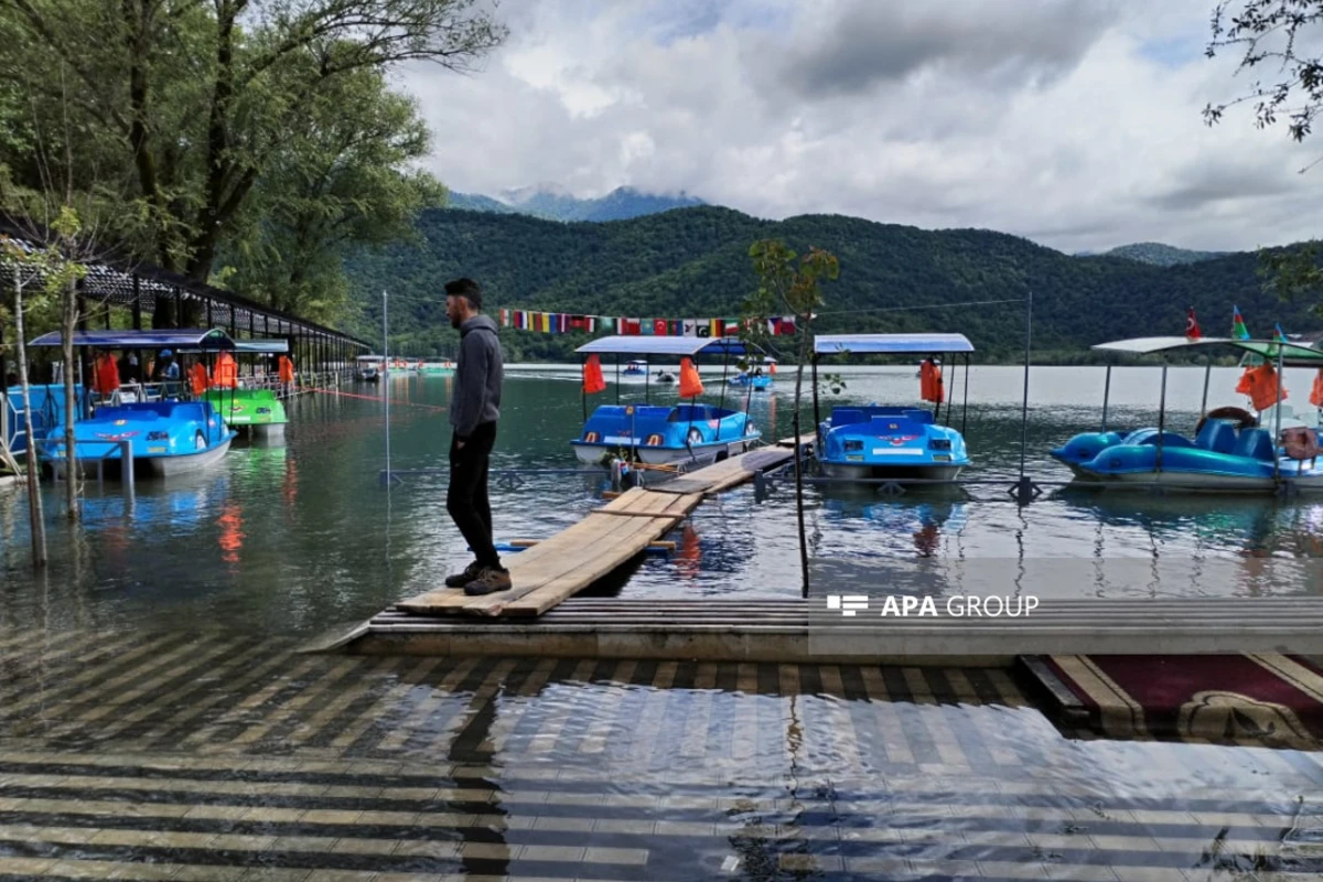 Azərbaycanda göl daşdı - İstirahət komplekslərinə ziyan dəydi - FOTO