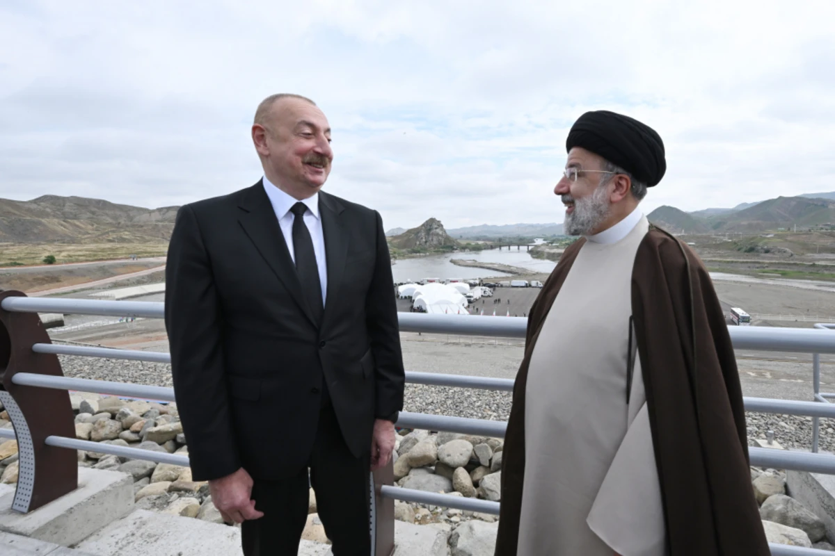 İlham Əliyev sərhəddə İbrahim Rəisi ilə görüşüb - YENİLƏNİB - 2 - FOTO