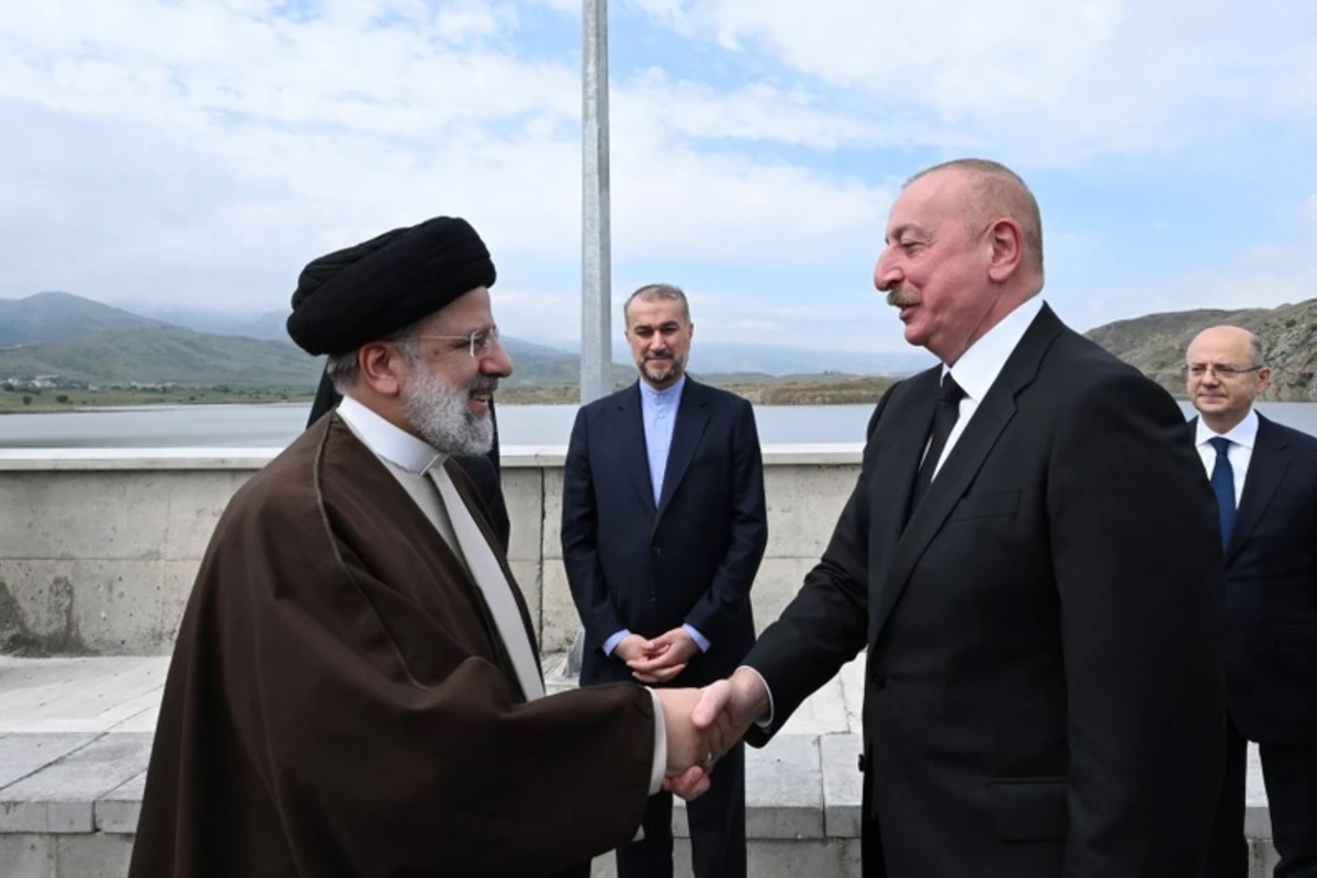 İlham Əliyev və Seyid İbrahim Rəisi Azərbaycan-İran dövlət sərhədində görüşüblər - FOTO