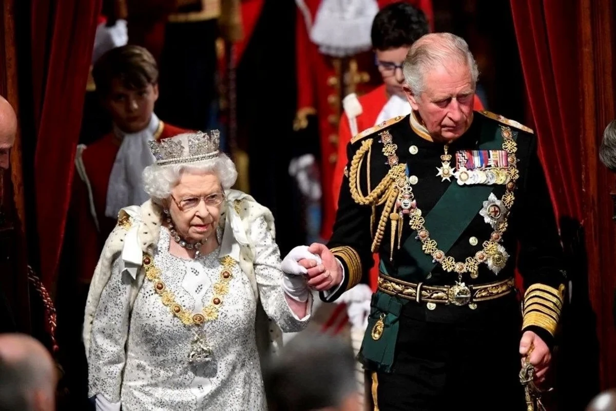 Britaniya kralı ölkənin ən varlıları arasında 258-ci yerdədir - FOTO