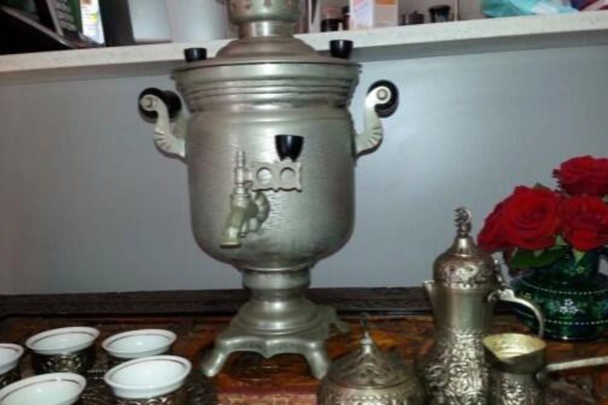 Bakıda 2600 manatlıq antik samovar oğurlandı - FOTO