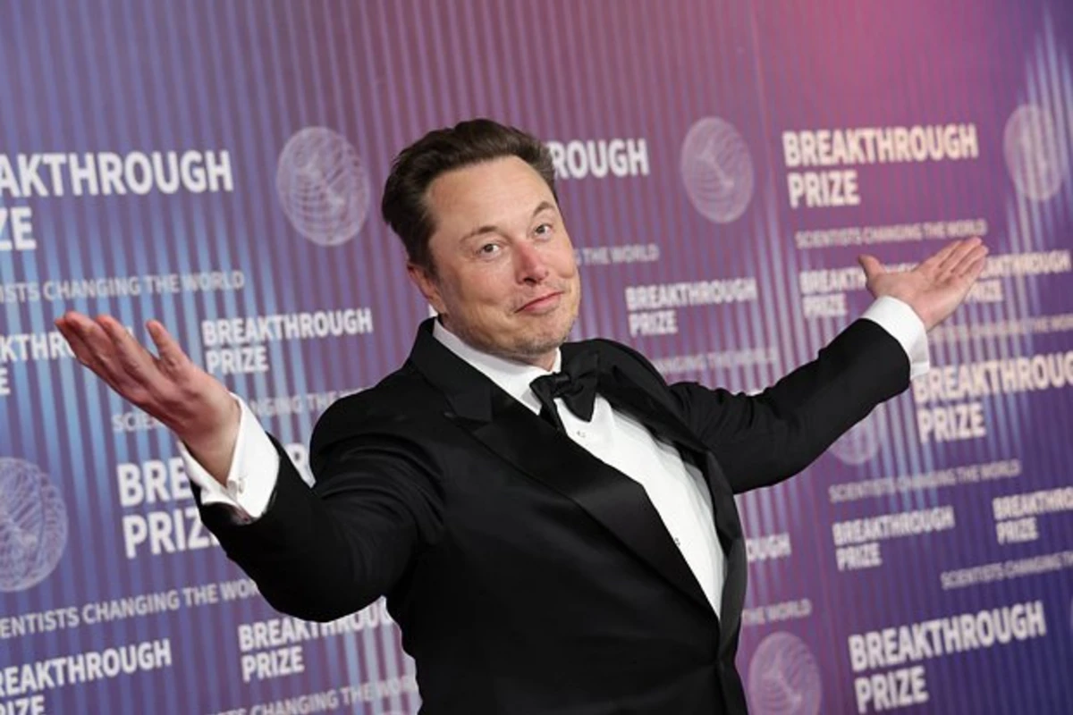 Elon Mask daha bir insana mikroçip taxacaq