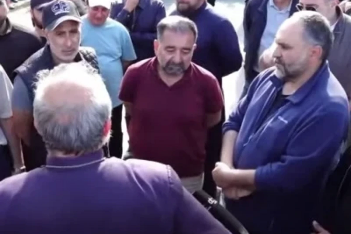 Erməni müğənni Arsen Qriqoryan Kirants kəndinə gedən yolda xəsarət alıb Erməni müğənni Arsen Qriqoryan Kirants kəndinə gedən yolda xəsarət alıb