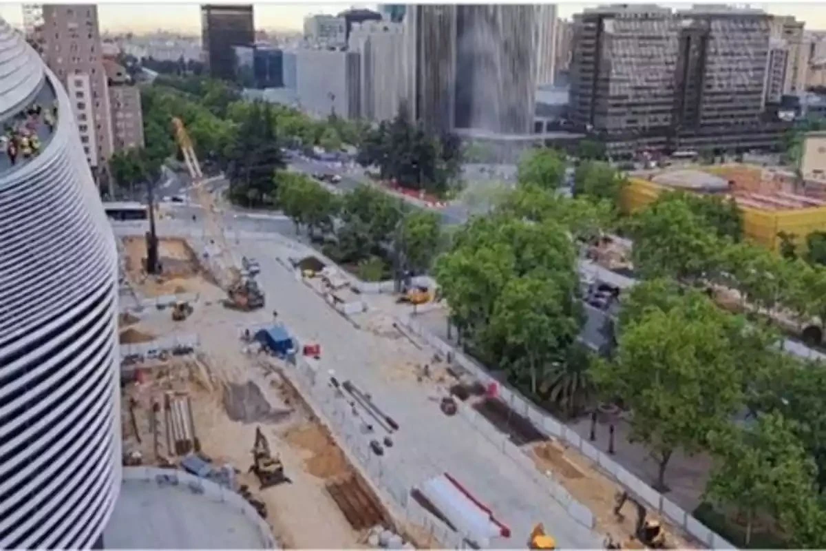 Santyaqo Bernabeu ətrafında həyəcanlı ANLAR: Təşviş yaşandı - FOTO Santyaqo Bernabeu ətrafında həyəcanlı ANLAR: Təşviş yaşandı - FOTO
