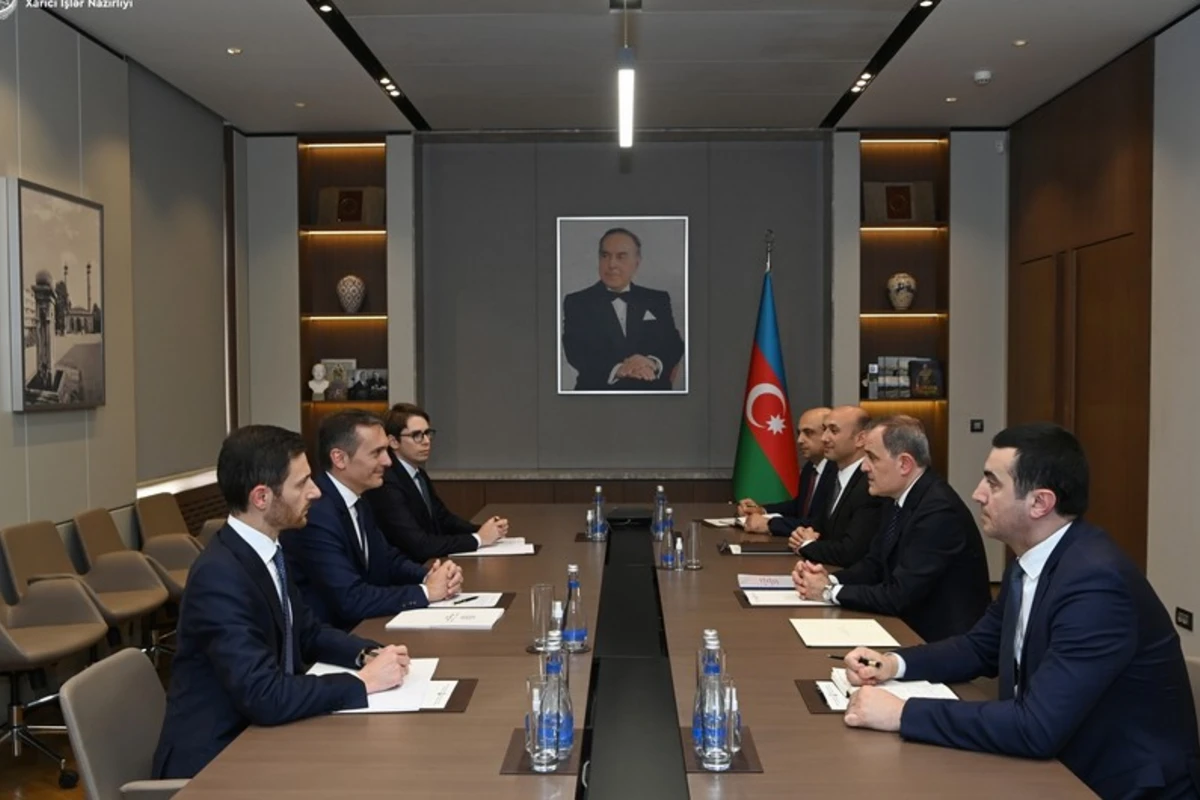 İtaliyanın yeni səfiri etimadnaməsinin surətini Ceyhun Bayramova təqdim edib - FOTO