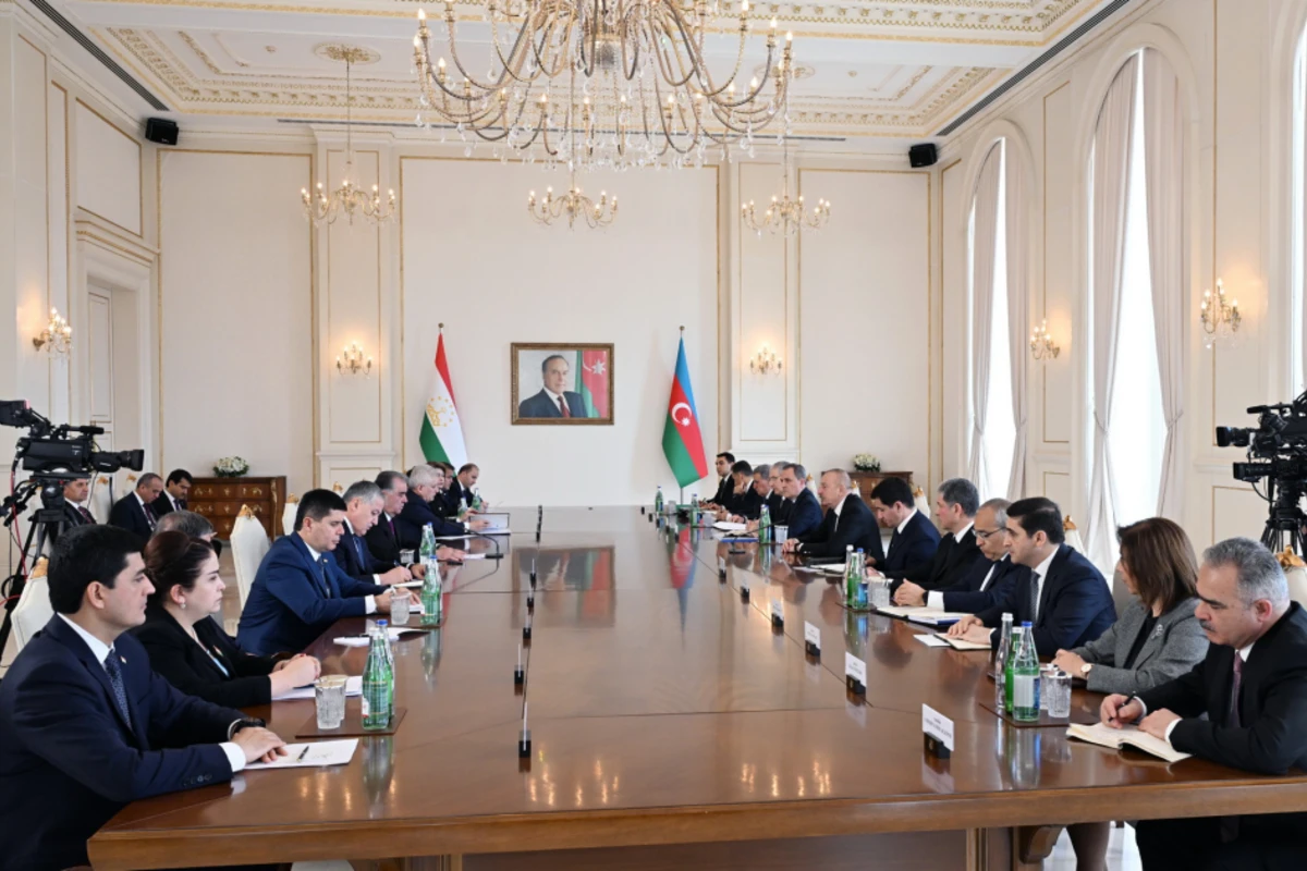 Azərbaycan və Tacikistan prezidentlərinin geniş tərkibdə görüşü keçirilib - YENİLƏNİB - FOTO Azərbaycan və Tacikistan prezidentlərinin geniş tərkibdə görüşü keçirilib - YENİLƏNİB - FOTO