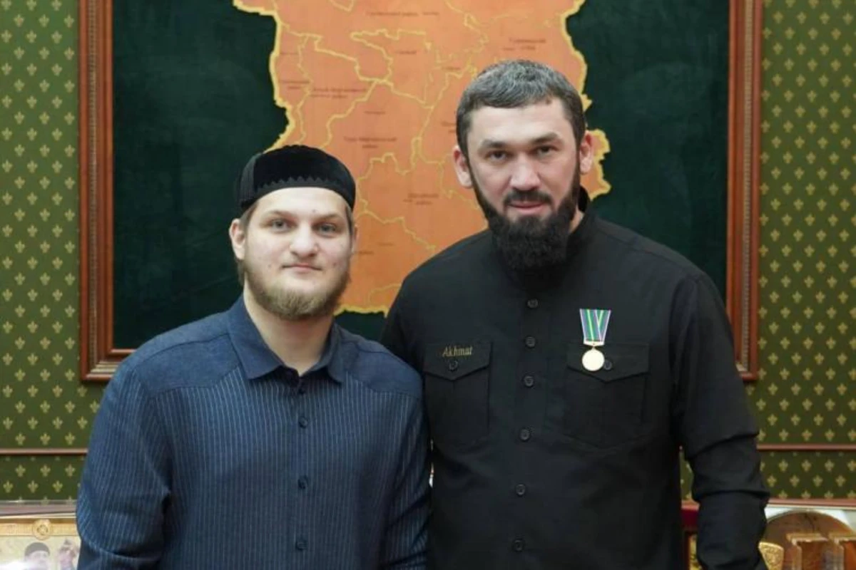 Ramzan Kadırovun 18 yaşlı oğlu Axmat klubunun prezidenti oldu Ramzan Kadırovun 18 yaşlı oğlu Axmat klubunun prezidenti oldu
