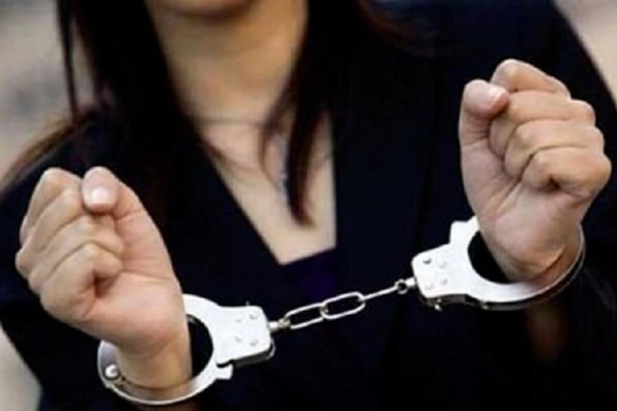 Abşeronda qadın həmcinsini avtobusda qarət etdi Abşeronda qadın həmcinsini avtobusda qarət etdi