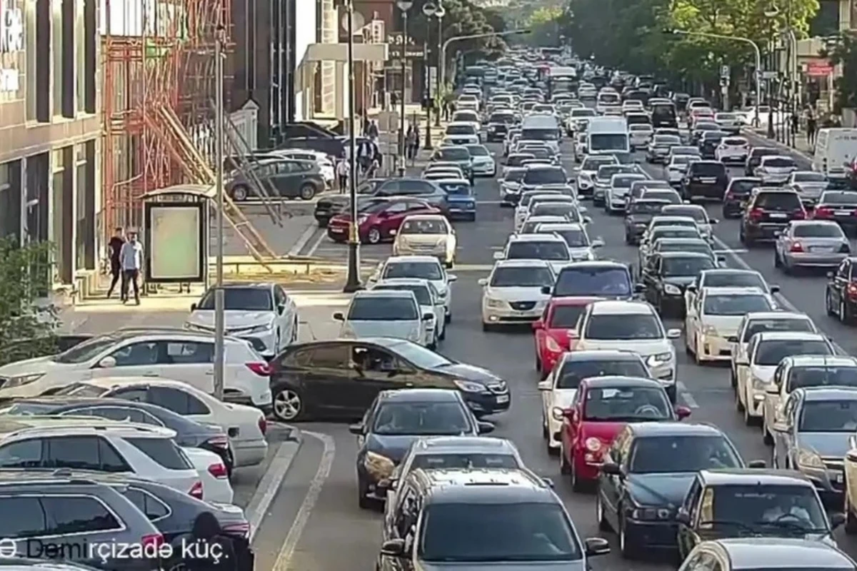 Bakıda tıxac olan yolların SİYAHISI - FOTO